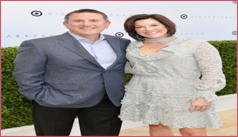 Seth Macfarlane Net Worth and Source of Income. Is He Married to Wife or Dating to Girlfriend?