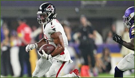 Who Is Bijan Robinson? Learn Everything About Football Player